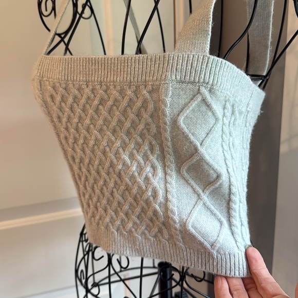 H&M cable net sweater crop top - Picture 3 of 4